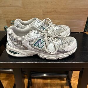 New Balance 580 Gray and Green Sneakers